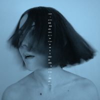 Lucrecia DaltがY La BambaのLuz Elena Mendoza、Niño de Elche、そしてVictor Herreroとともに最新アルバム収録の「caes」を再構築した新たな作品「caes (a suerte)」を突如発表！